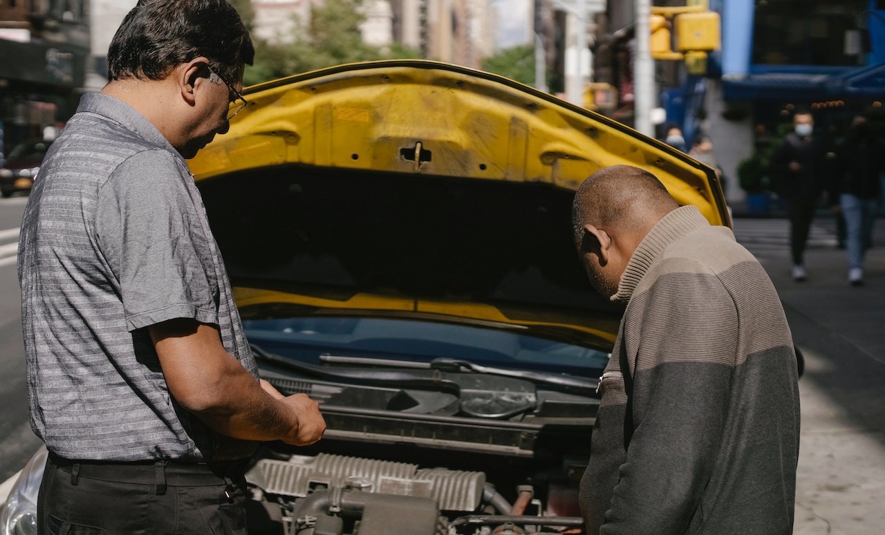 What Are The Common Signs Of Vehicle Engine Problems